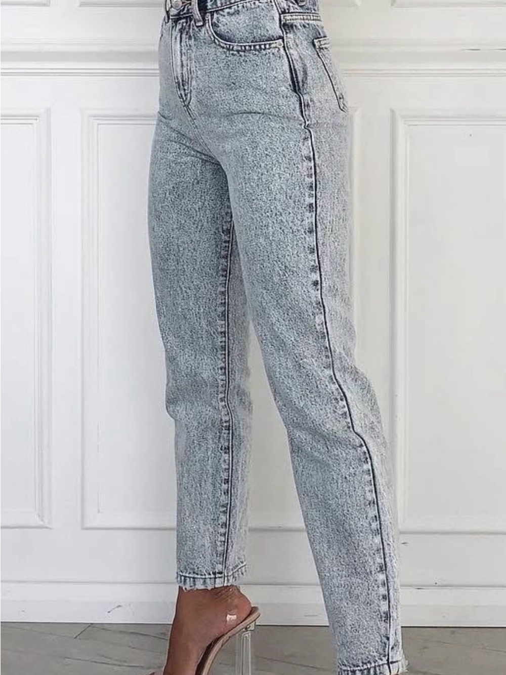 Whitefox High-Rise Slim Straight Jeans in Light Acid Wash